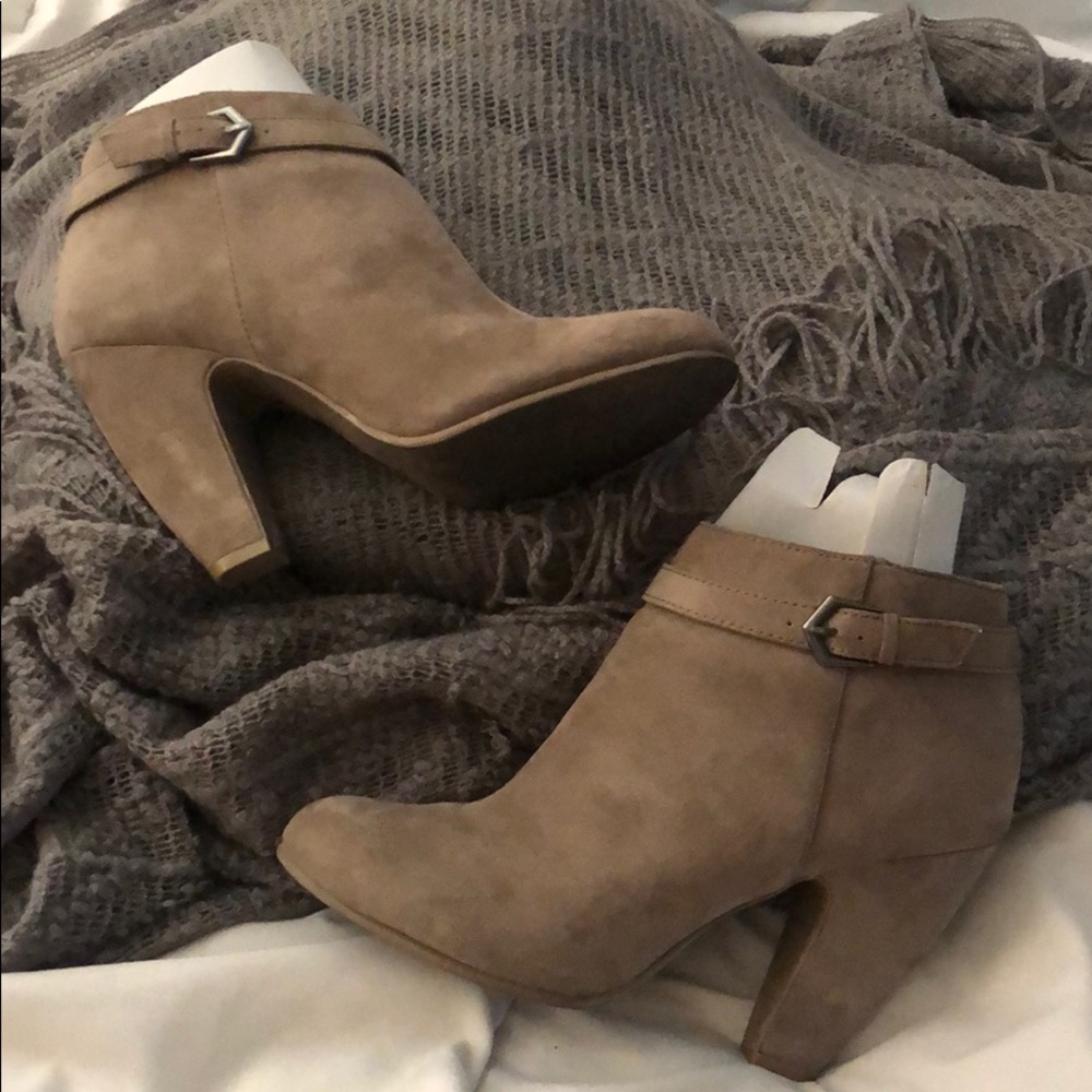 NEW Candie’s Heeled Ankle Boots